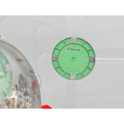 Esfera verde efecto guilloché con números color plata